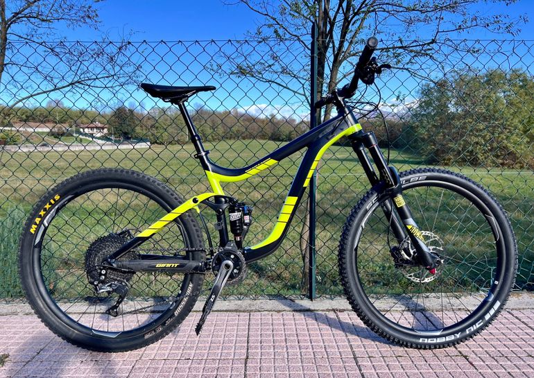 Used Giant Reign 2 2017 2017 Mountainbike, Negro — image 1 of 6