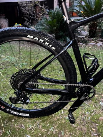 Used Giant xtc 2023 Mountainbike, Black — image 2 of 9