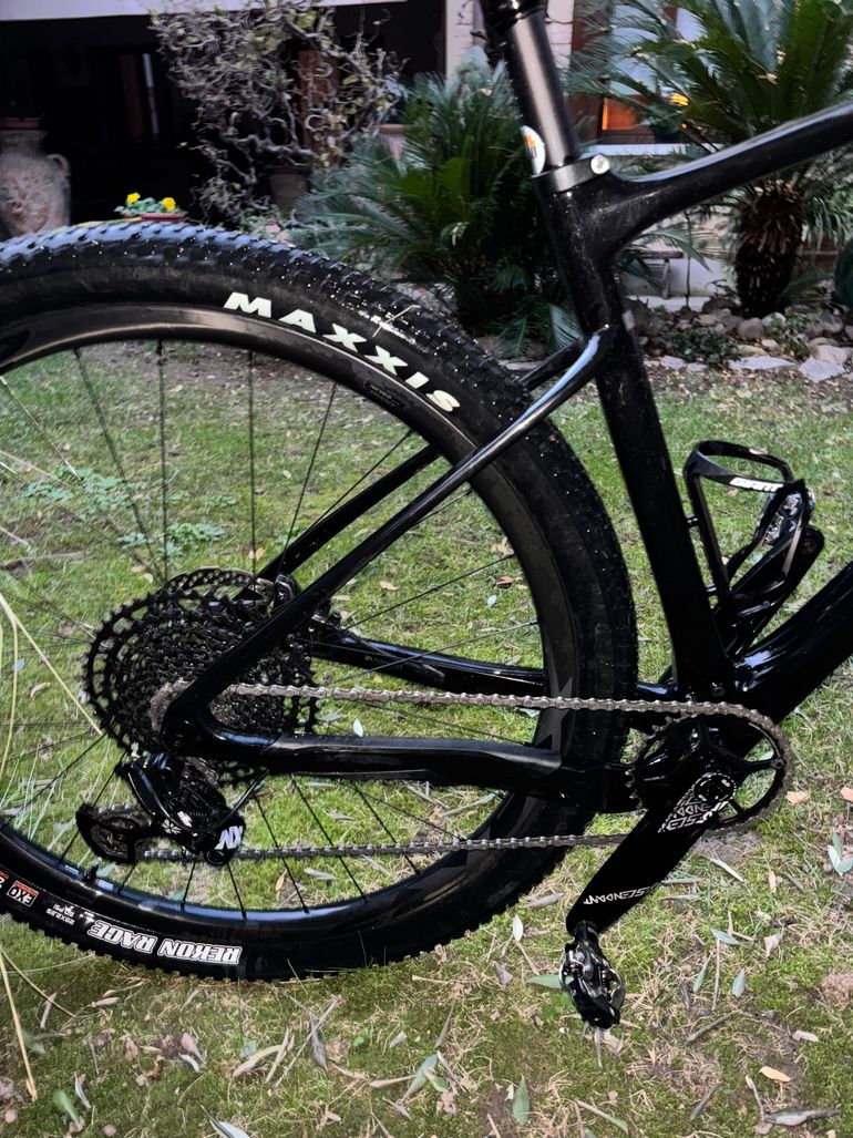 Used Giant xtc 2023 Mountainbike, Black — image 2 of 9