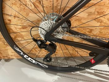 Used Colnago V3 DISC 105 MECANIQUE 2024 Road & Gravel — image 3 of 4