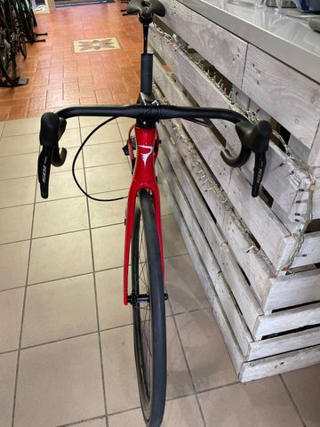 Used Pinarello F5 105 Di2 2023 2023 Road & Gravel, Red — image 2 of 5