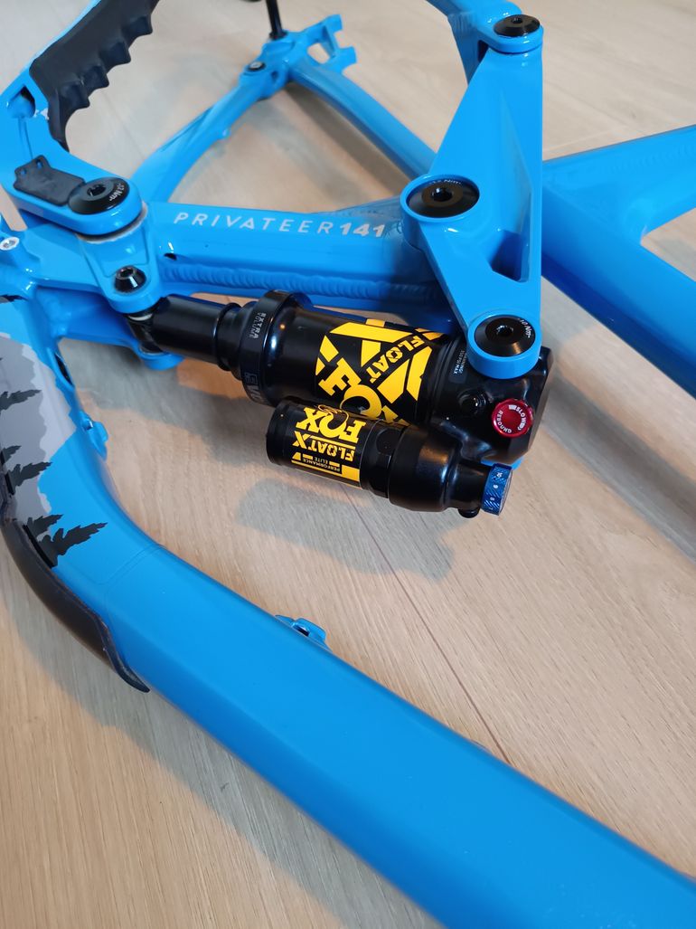 Used Privateer 141 Frameset 2023 2023 Mountainbike, Blu — image 8 of 11