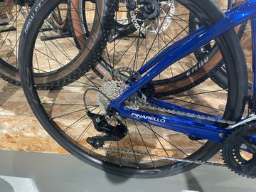 Used Pinarello F1 SHIMANO 105 2025 Road & Gravel, Blue — image 6 of 7