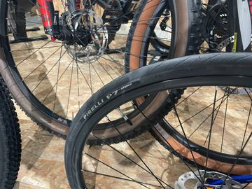 Used Pinarello F1 SHIMANO 105 2025 Road & Gravel, Blue — image 5 of 7
