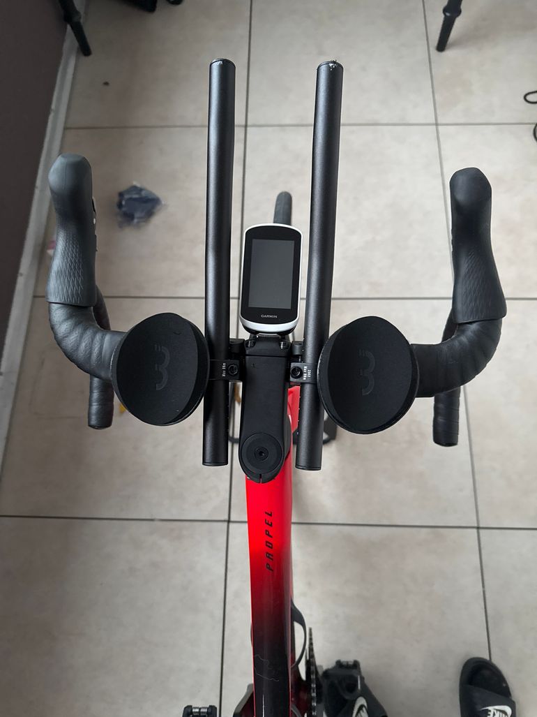 Used Giant Propel Advanced 2 2024 2024 Road & Gravel, Red — image 4 of 5