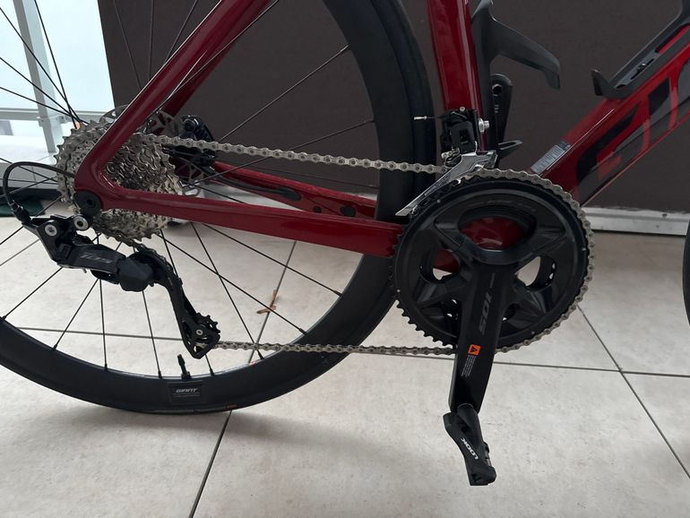 Used Giant Propel Advanced 2 2024 2024 Road & Gravel, Red — image 3 of 5