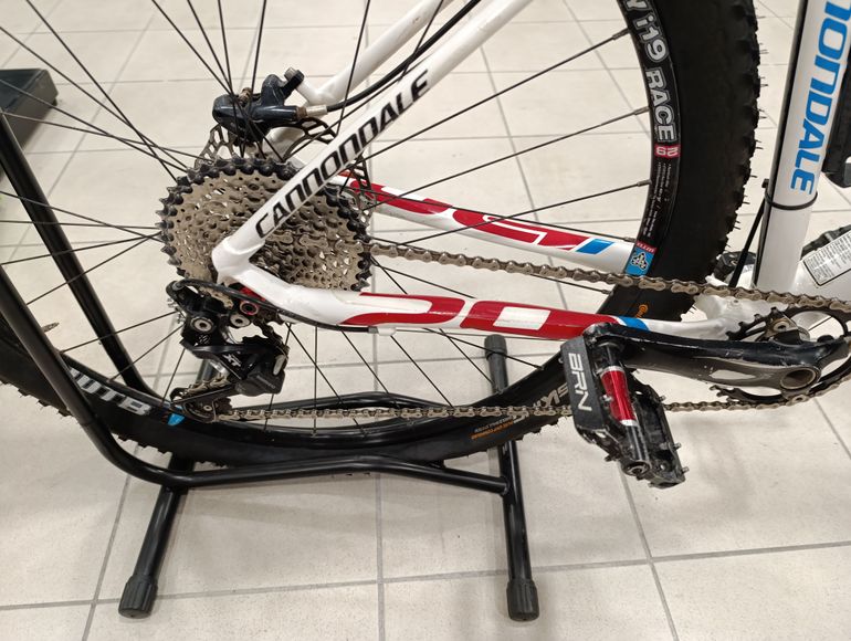 Used Cannondale F29 2012 Mountainbike, White — image 2 of 6