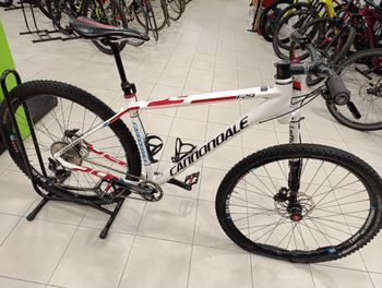 Used Cannondale F29 2012 Mountainbike, White — image 5 of 6