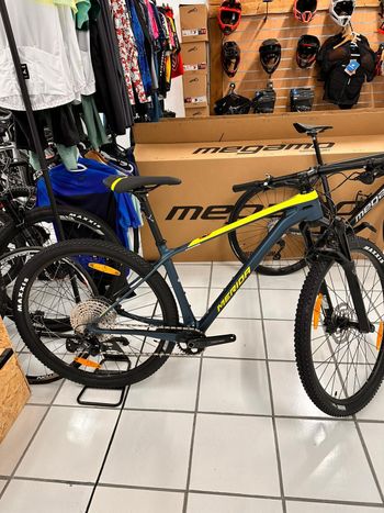 Used Merida BIG.NINE 3000 2024 2024 Mountainbike, Black, 29 — image 1 of 3