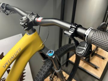 Specialized Stumpjumper Expert T-Type 2023 2023 Mountainbike usato, Arancione — immagine 7 di 8