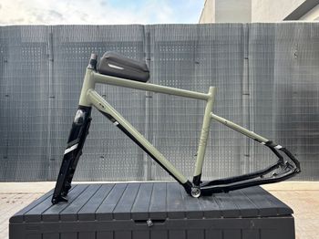 Used DECATHLON Riverside Touring 920 Frameset 2023 Road & Gravel, Black — image 2 of 16