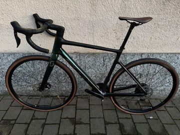 Used Scott Addict 20 disc 2024 Road & Gravel, Green — image 2 of 4