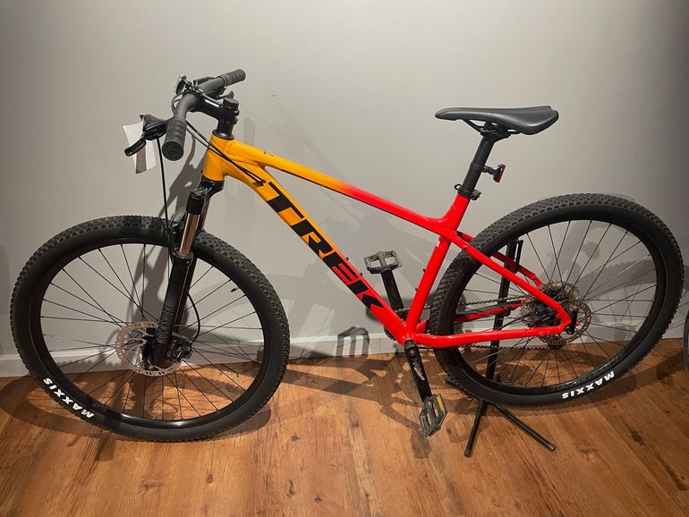 Used Trek Marlin 7 Gen 2 2023 2023 Mountainbike — image 1 of 4