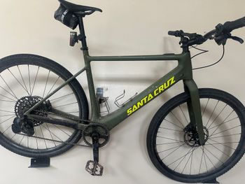 Used Santa Cruz SKITCH Apex Flat Bar / Carbon CC 2024 Road & Gravel, Grün — image 1 of 3