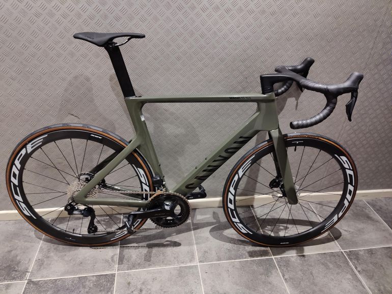 Used Canyon Aeroad CF SLX 7 Di2 2024 2024 Road & Gravel — image 2 of 3