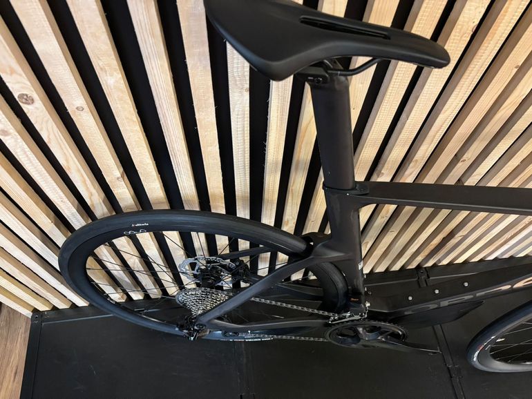 Brugt Orbea ORCA AERO M30iLTD 2024 2024 Road & Gravel — billede 3 af 4