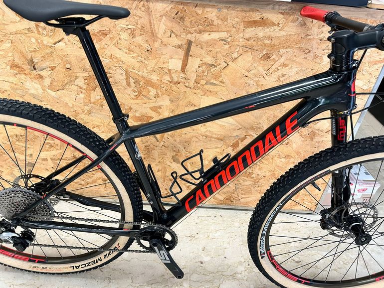 Used Cannondale F-SI CARBON 3 MISURA M USATO 2018 Mountainbike, Black — image 2 of 22