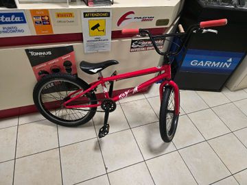 Used Specialized bmx 20 2018 Mountainbike, Red — image 3 of 10