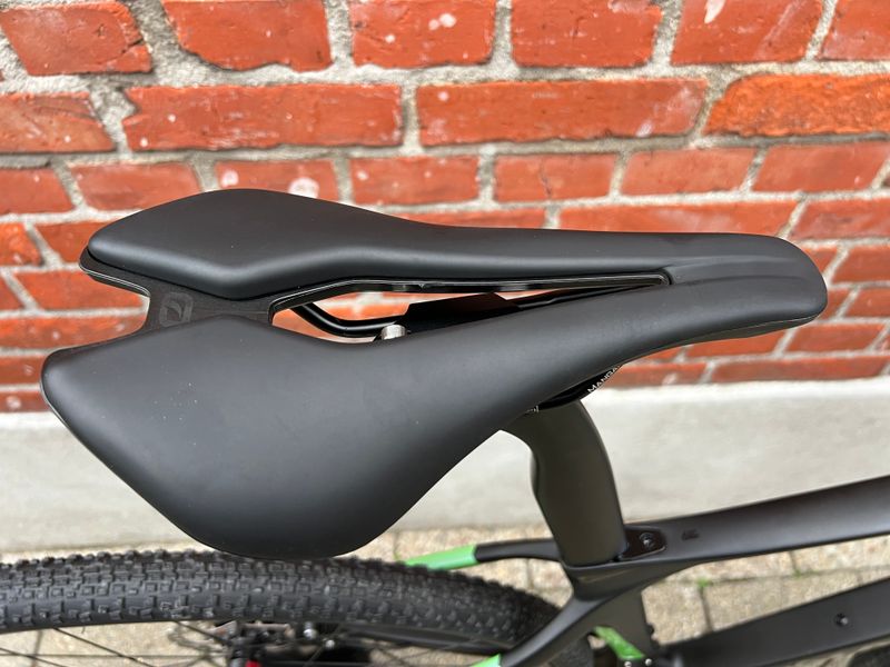 Used Pinarello NEW! Pinarello Grevil F Carbon / Shimano GRX 11x1/Size 50/Fulcrum Red 2024 Road & Gravel, Black — image 9 of 16