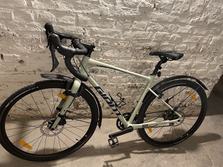 Used Giant Revolt 1 2022 Road & Gravel, Green — image 1 of 10