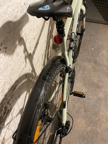 Used Giant Revolt 1 2022 Road & Gravel, Green — image 9 of 10