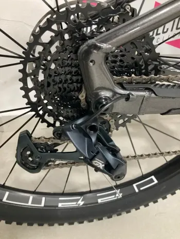 Used Mondraker CRUSHER  T- L 2024 Mountainbike, Negro — image 3 of 6