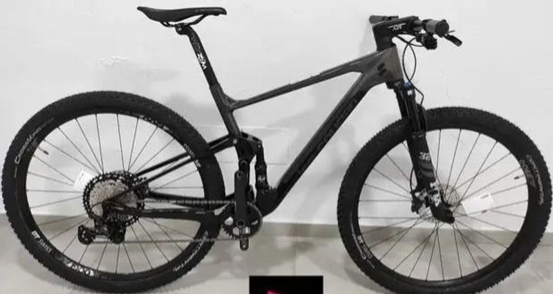 Lee Cougan CROSSFIRE 428 XT NEBULA M 2023 MTB de segunda mano
