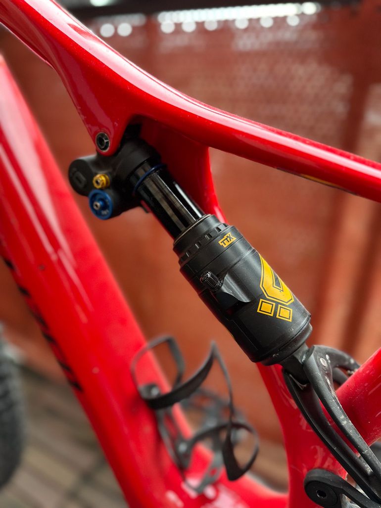 Used Specialized comp carbon 2022 Mountainbike, Red — image 9 of 11