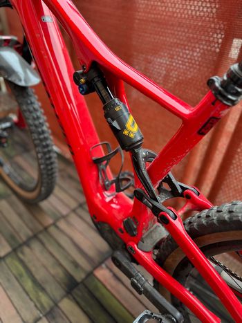 Used Specialized comp carbon 2022 Mountainbike, Red — image 3 of 11