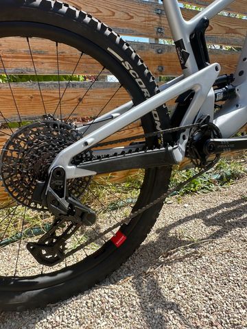 Santa Cruz Heckler Sram Eagle Transmission X0 2024 Mountainbike usato, Grigio chiaro — immagine 14 di 15