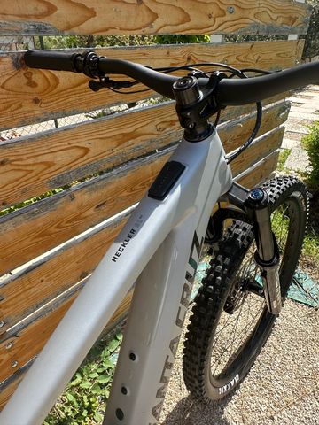 Santa Cruz Heckler Sram Eagle Transmission X0 2024 Mountainbike usato, Grigio chiaro — immagine 13 di 15