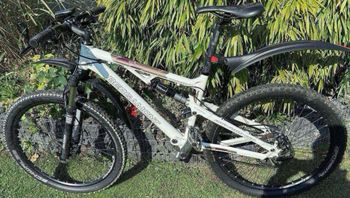 Used Bergamont Threesome 6.7 2008 Mountainbike, Weiß — image 1 of 7