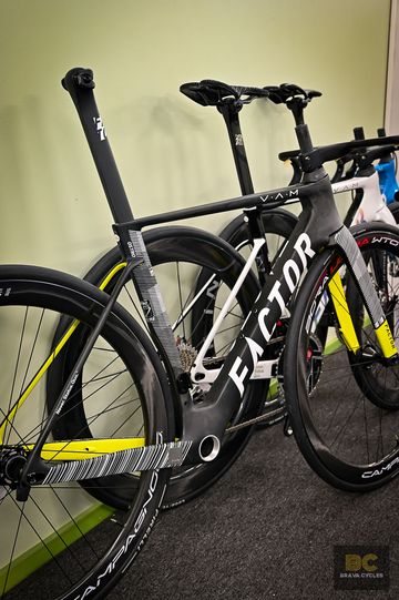Used Factor Ostro Vam Frameset 2025 Road & Gravel, Light Gray — image 14 of 15