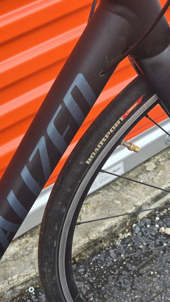 Used Specialized Allez 2023 Road & Gravel, Negro — image 5 of 7