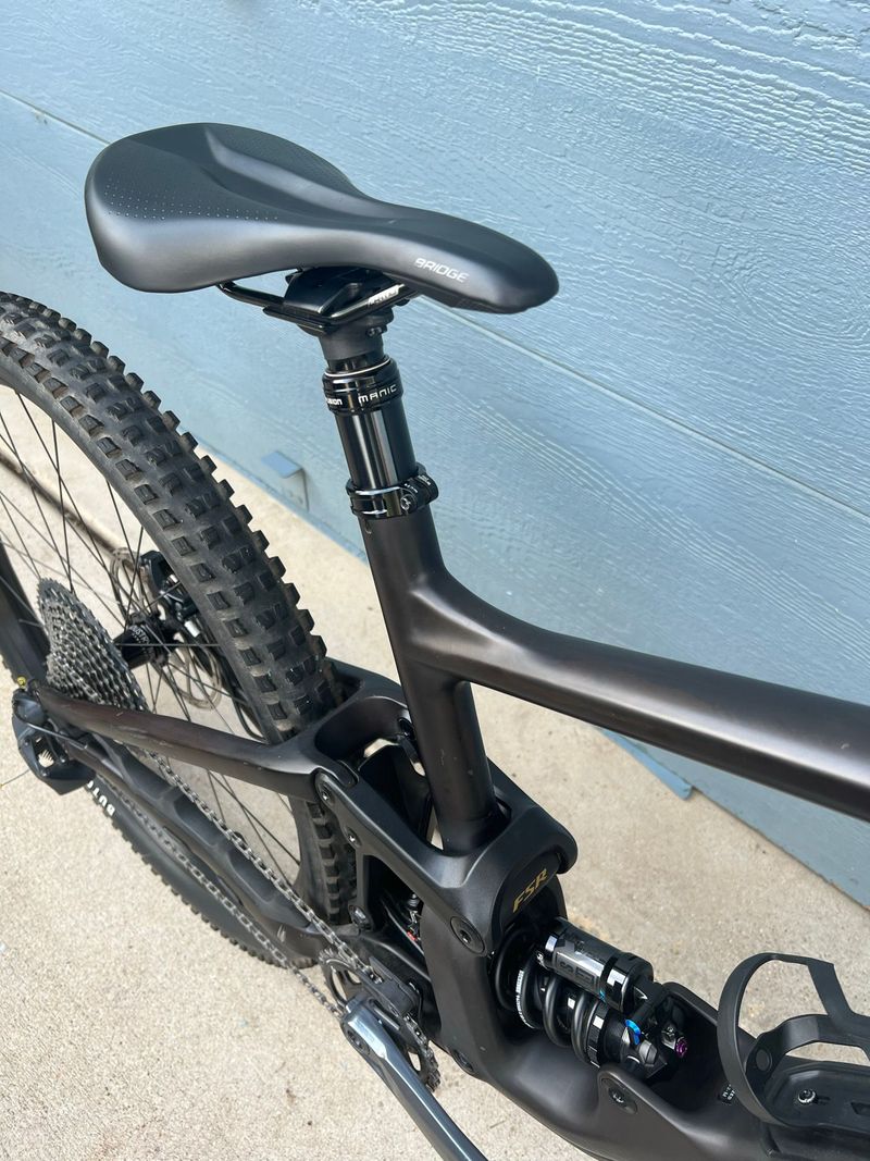 Used Specialized Enduro Comp 2024 2024 Mountainbike, Black, 29 — image 7 of 14