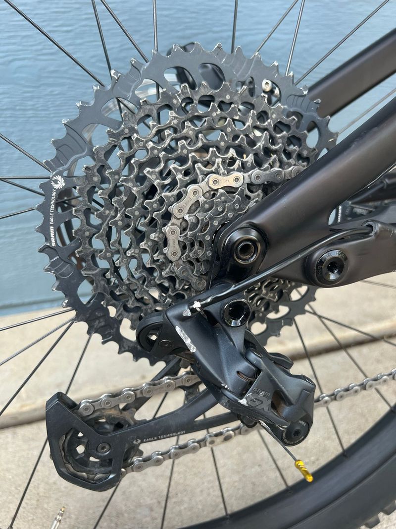 Used Specialized Enduro Comp 2024 2024 Mountainbike, Black, 29 — image 14 of 14