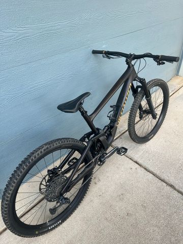 Used Specialized Enduro Comp 2024 2024 Mountainbike, Black, 29 — image 3 of 14