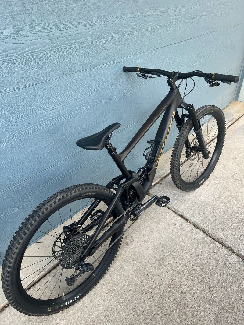 Used Specialized Enduro Comp 2024 2024 Mountainbike, Black, 29 — image 3 of 14
