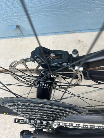 Used Specialized Enduro Comp 2024 2024 Mountainbike, Black, 29 — image 12 of 14