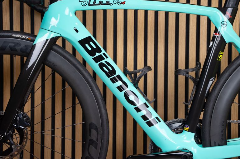 Bianchi oltre xr4 disc ultegra di2 online