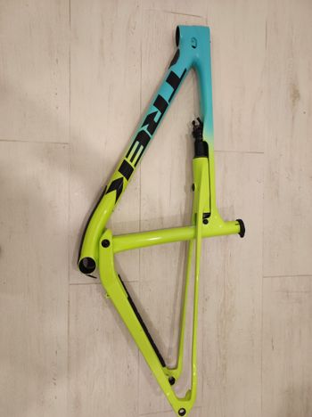 Used Trek Supercaliber Frameset 2020 Mountainbike, Green — image 11 of 13