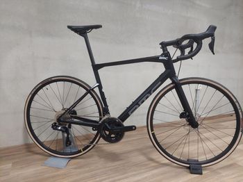 BMC Roadmachine FIVE 2023 2023 Road & Gravel de segunda mano