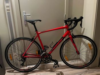 Used Giant Contend 2 2018 Road & Gravel, Red — image 2 of 4