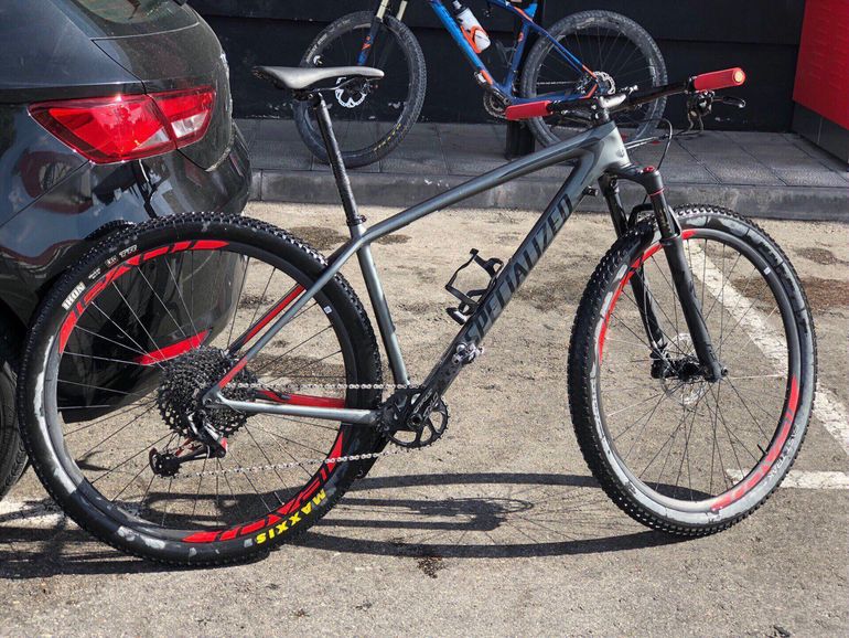 Specialized Men s Epic Hardtail Expert used in SM buycycle