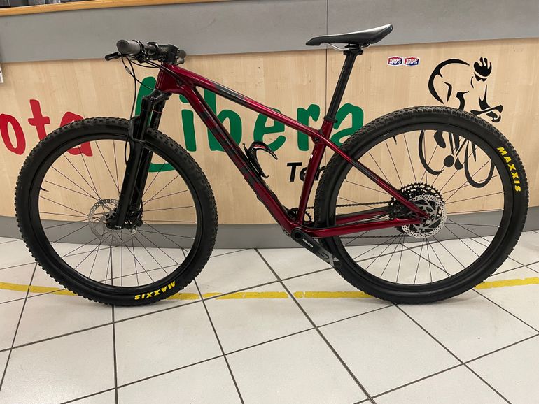 Used Trek Procaliber 9.7 2020 2020 Mountainbike, Black, 27.5, 29 — image 2 of 7
