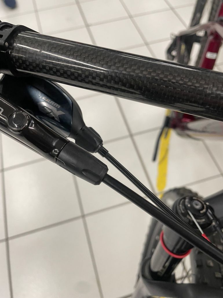 Used Trek Procaliber 9.7 2020 2020 Mountainbike, Black, 27.5, 29 — image 5 of 7