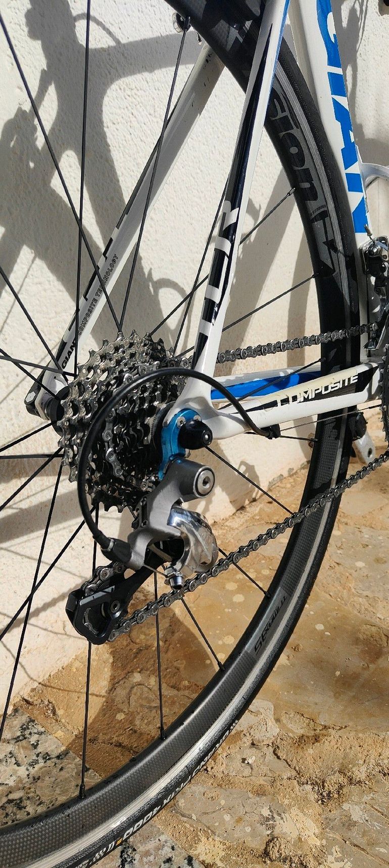 Used Giant TCR Composite 2 2013 2013 Road & Gravel, White — image 4 of 10