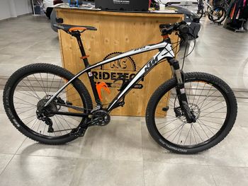 Used KTM aera pro 2015 Mountainbike, Negro — image 1 of 7