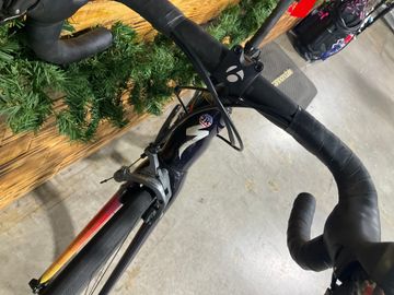 Used Specialized Amira SL4 Expert 2016 2016 Road & Gravel, Black — image 4 of 7