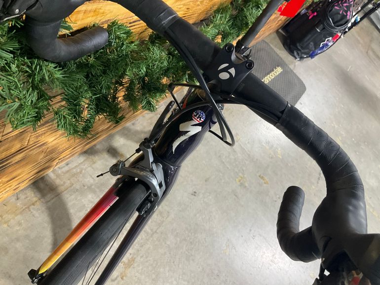 Used Specialized Amira SL4 Expert 2016 2016 Road & Gravel, Black — image 4 of 7